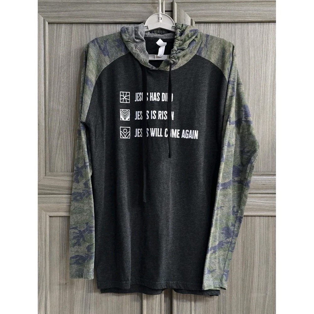 Live And Tell LSβ Womans Hooded Pullover Sz Medium Camouflage Arms